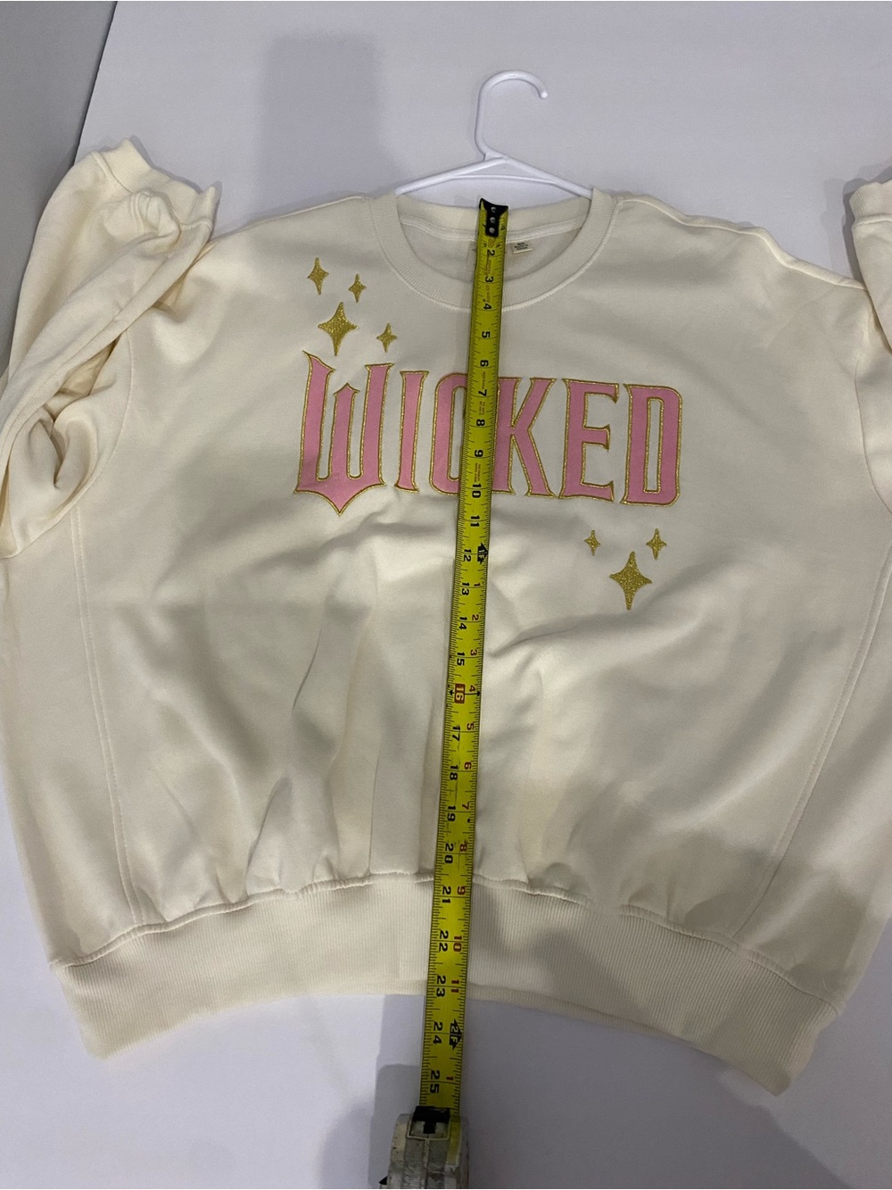Wicked Movie Glittering Stars Cream Graphic Sweatshirt Size Medium Cozy - Picture 5 of 8